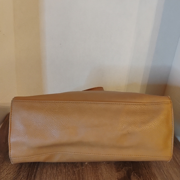 Bueno Faux Leather Tote Purse - Picture 7 of 7